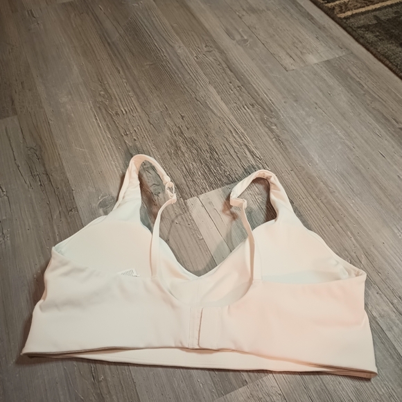 Fabletics - Picture 3 of 4